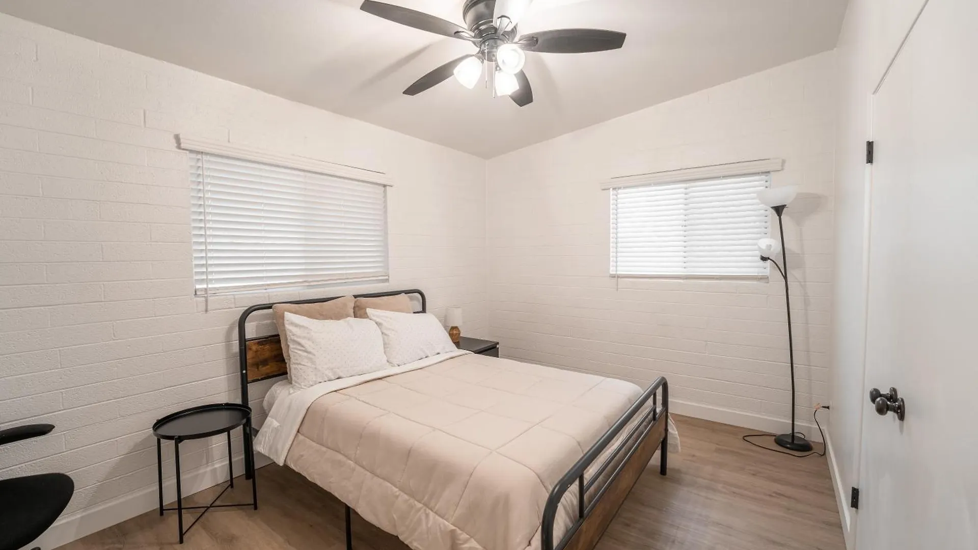 Central Old Town 2 Bedroom Apt, Gameroom & Pool Scottsdale United States