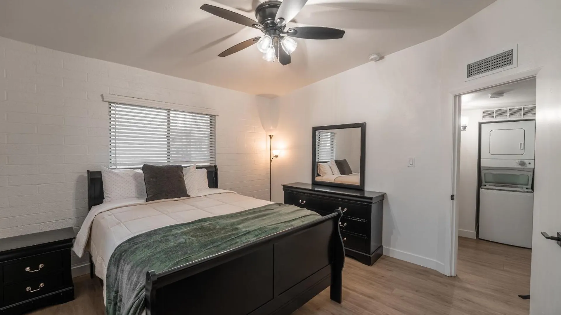Central Old Town 2 Bedroom Apt, Gameroom & Pool Scottsdale 0*,  United States