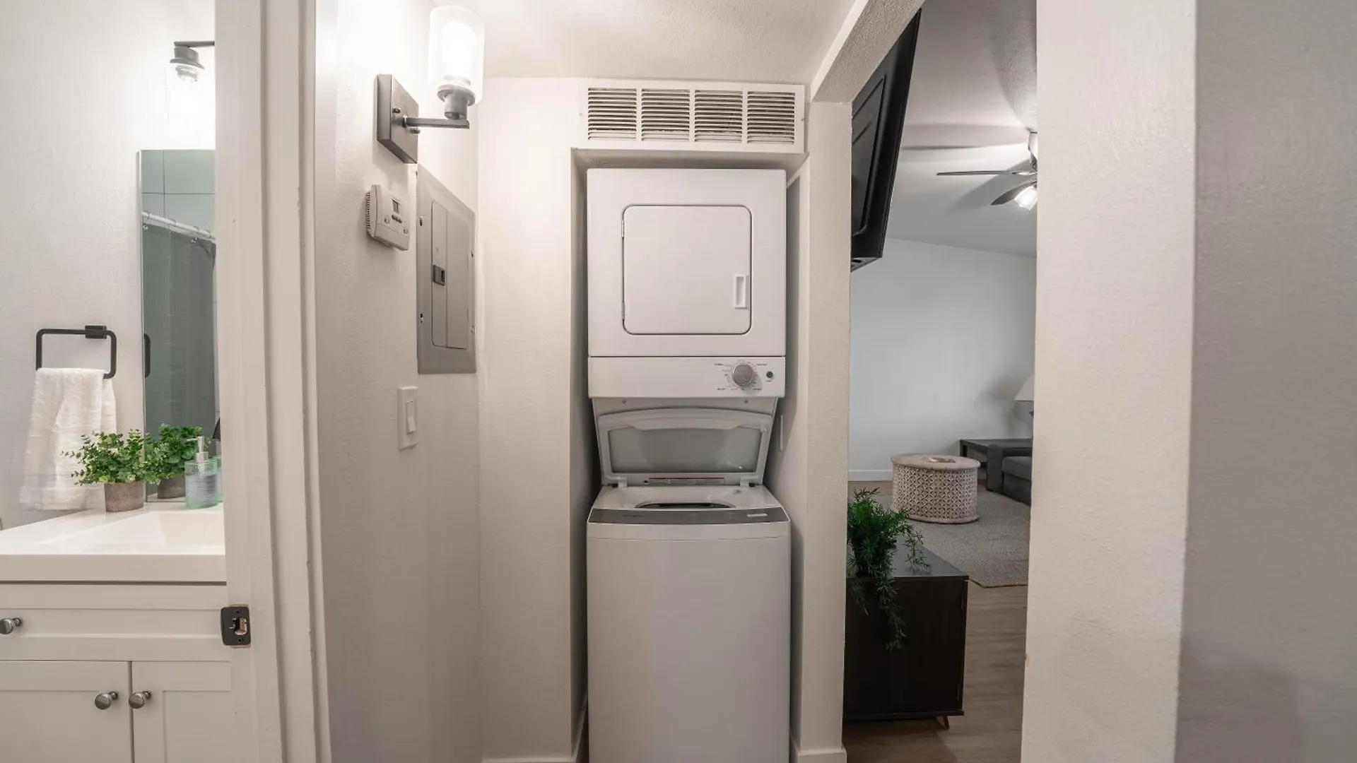 Apartment Central Old Town 2 Bedroom Apt, Gameroom & Pool Scottsdale United States