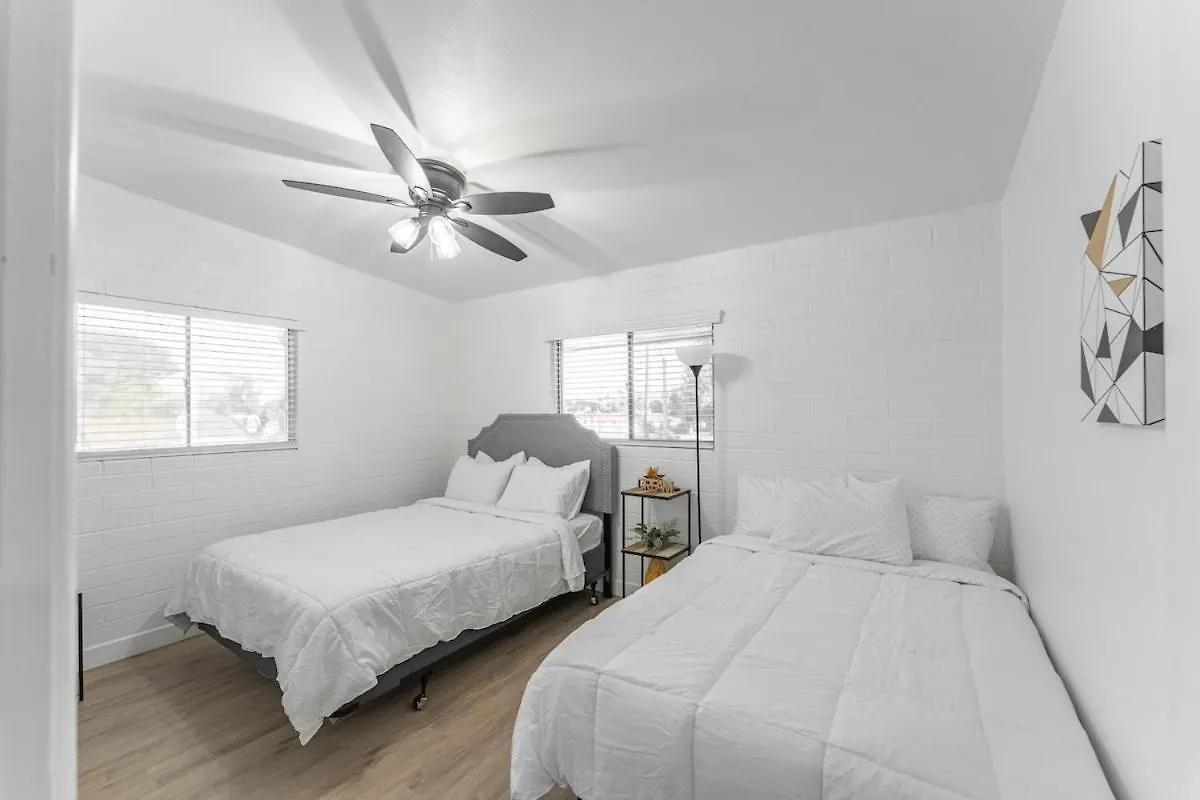 Apartment Central Old Town 2 Bedroom Apt, Gameroom & Pool Scottsdale