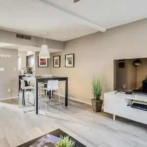 Old Town 2 Bedroom Gem! Scottsdale